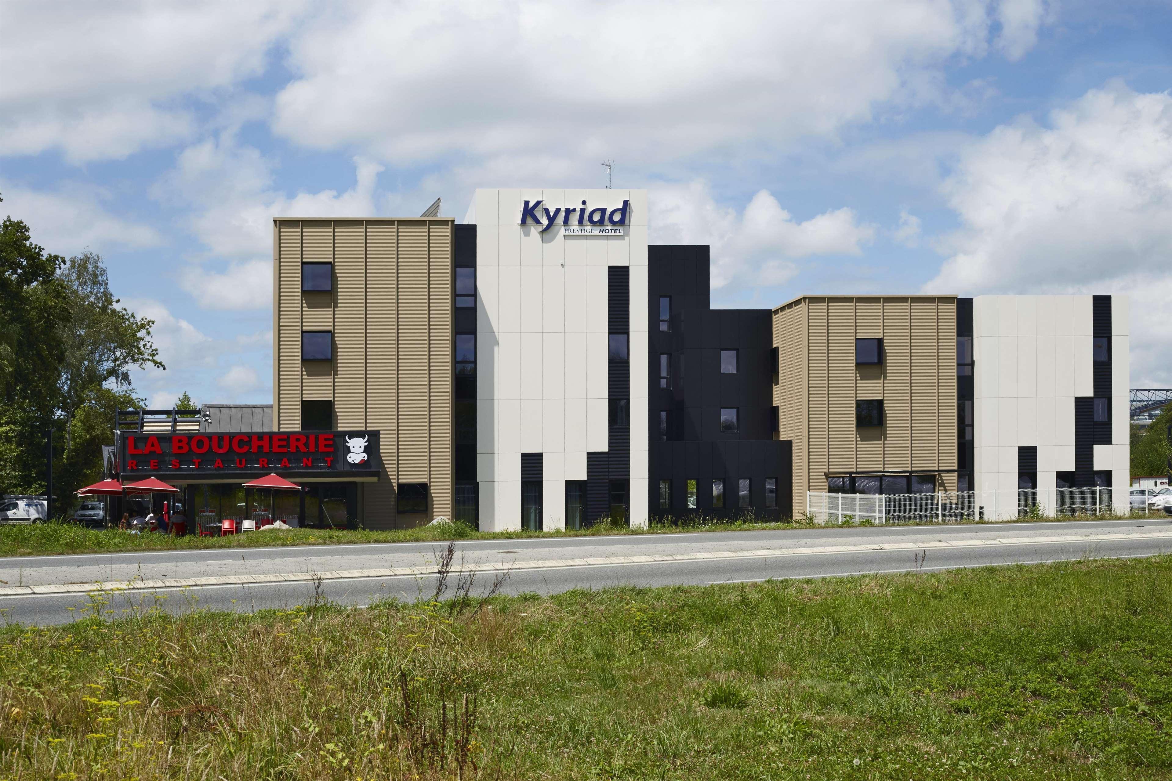 Kyriad Prestige Pau - Palais Des Sports Экстерьер фото