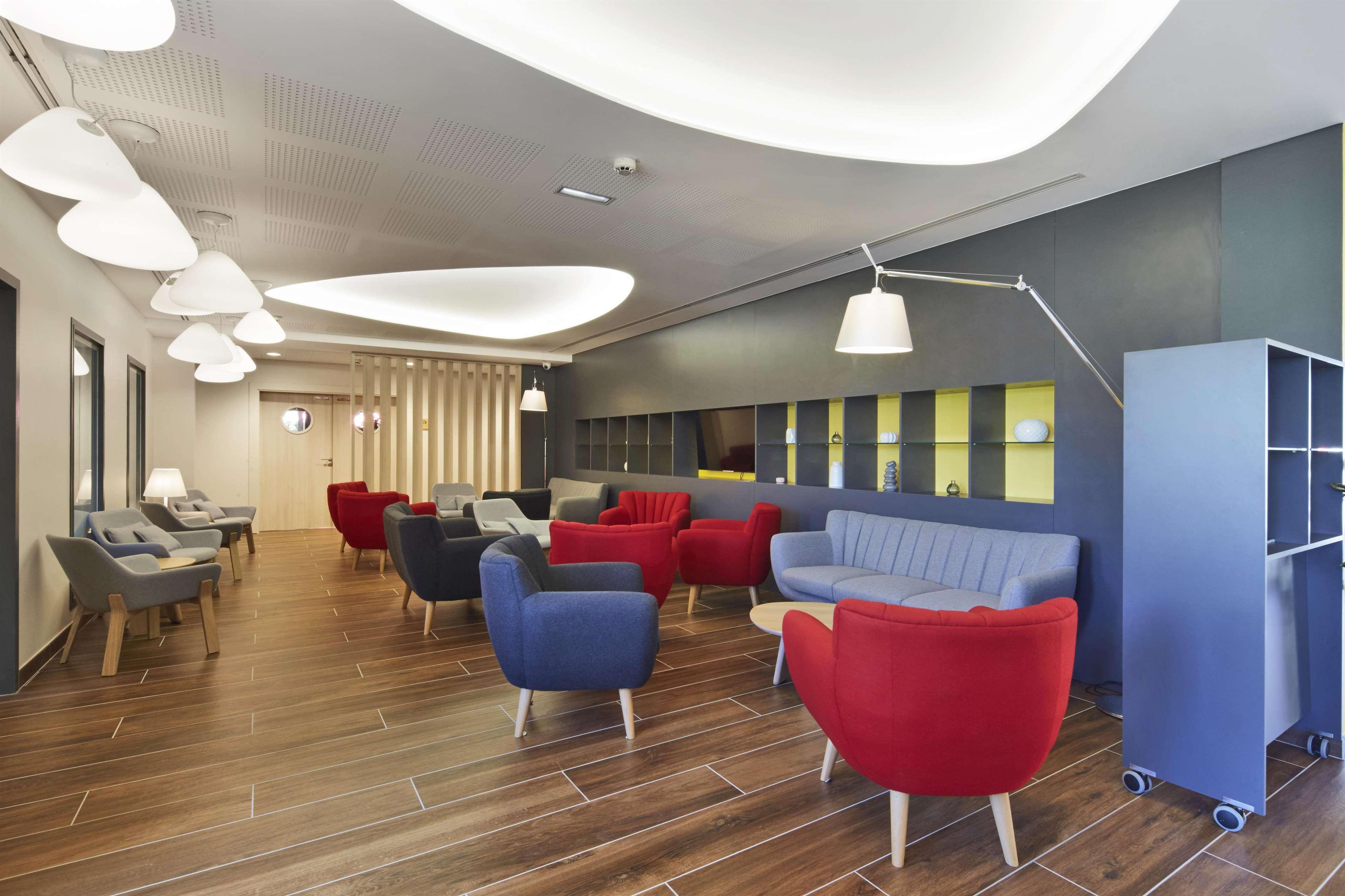 Kyriad Prestige Pau - Palais Des Sports Экстерьер фото